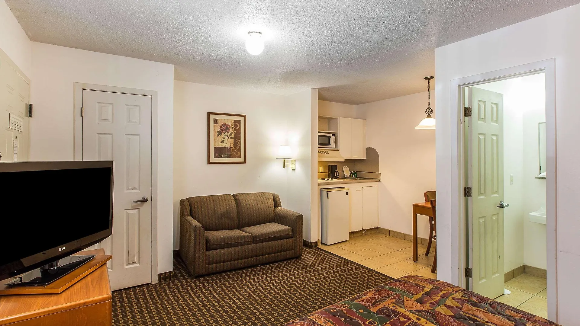 Suburban Studios Abercorn Savannah