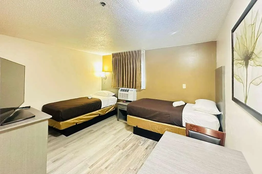 Motel Suburban Studios Abercorn Savannah